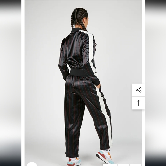 FILA AVIANA CROPPED SATIN PANTS SNAPS SIZE SMALL NWT - Picture 6 of 10